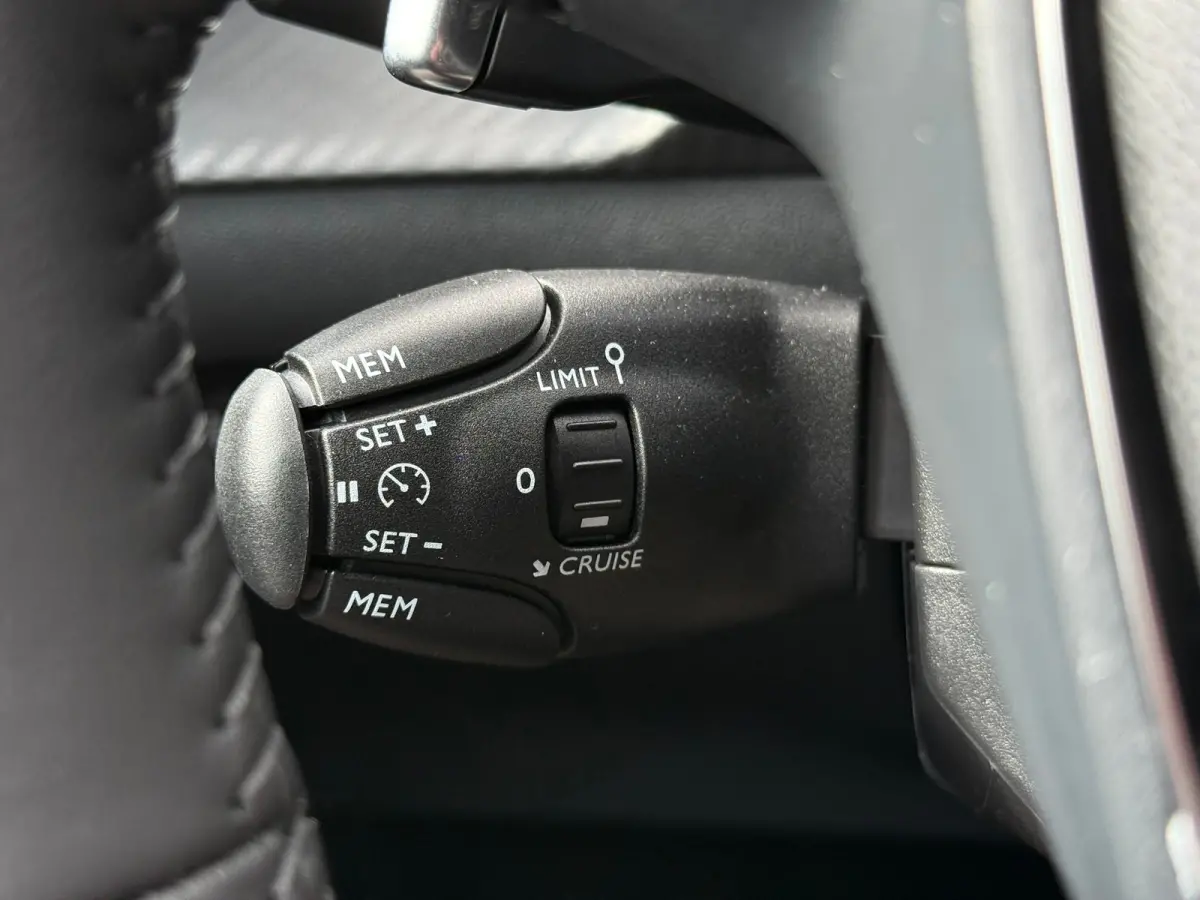 1.2 Hybrid 110 e-DCS6 Rally 8 Jaar garantie | Automaat | Airco | Cruise control | Parkeersensoren achter | Led | Apple carplay & Android auto | Verkeersbord detectie