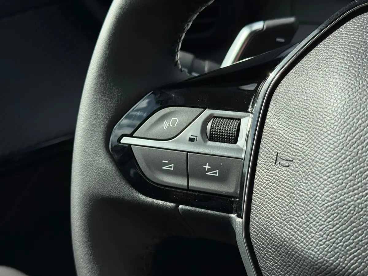 1.2 Hybrid 110 e-DCS6 Rally 8 Jaar garantie | Automaat | Airco | Cruise control | Parkeersensoren achter | Led | Apple carplay & Android auto | Verkeersbord detectie