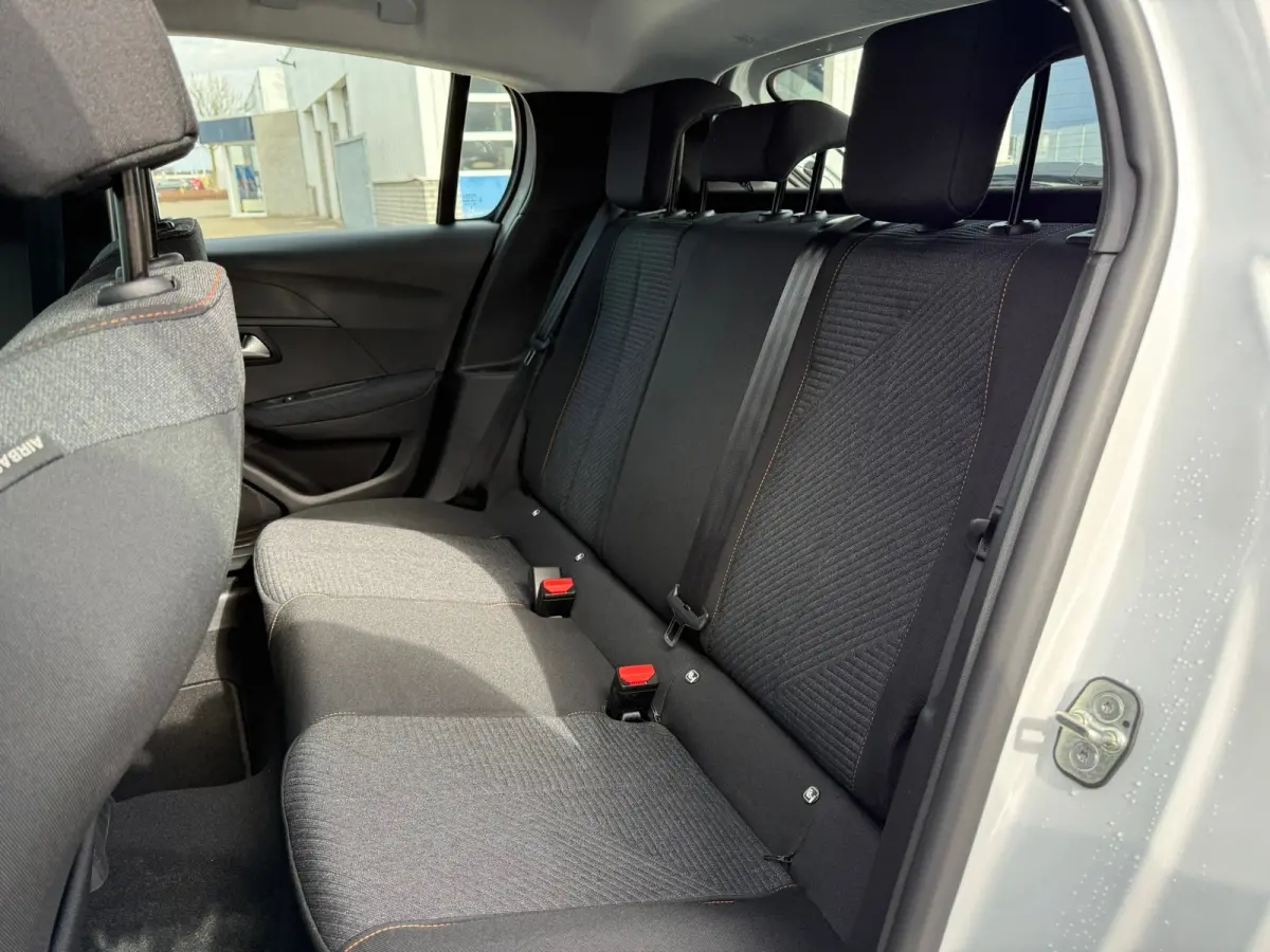 1.2 Hybrid 110 e-DCS6 Rally 8 Jaar garantie | Automaat | Airco | Cruise control | Parkeersensoren achter | Led | Apple carplay & Android auto | Verkeersbord detectie