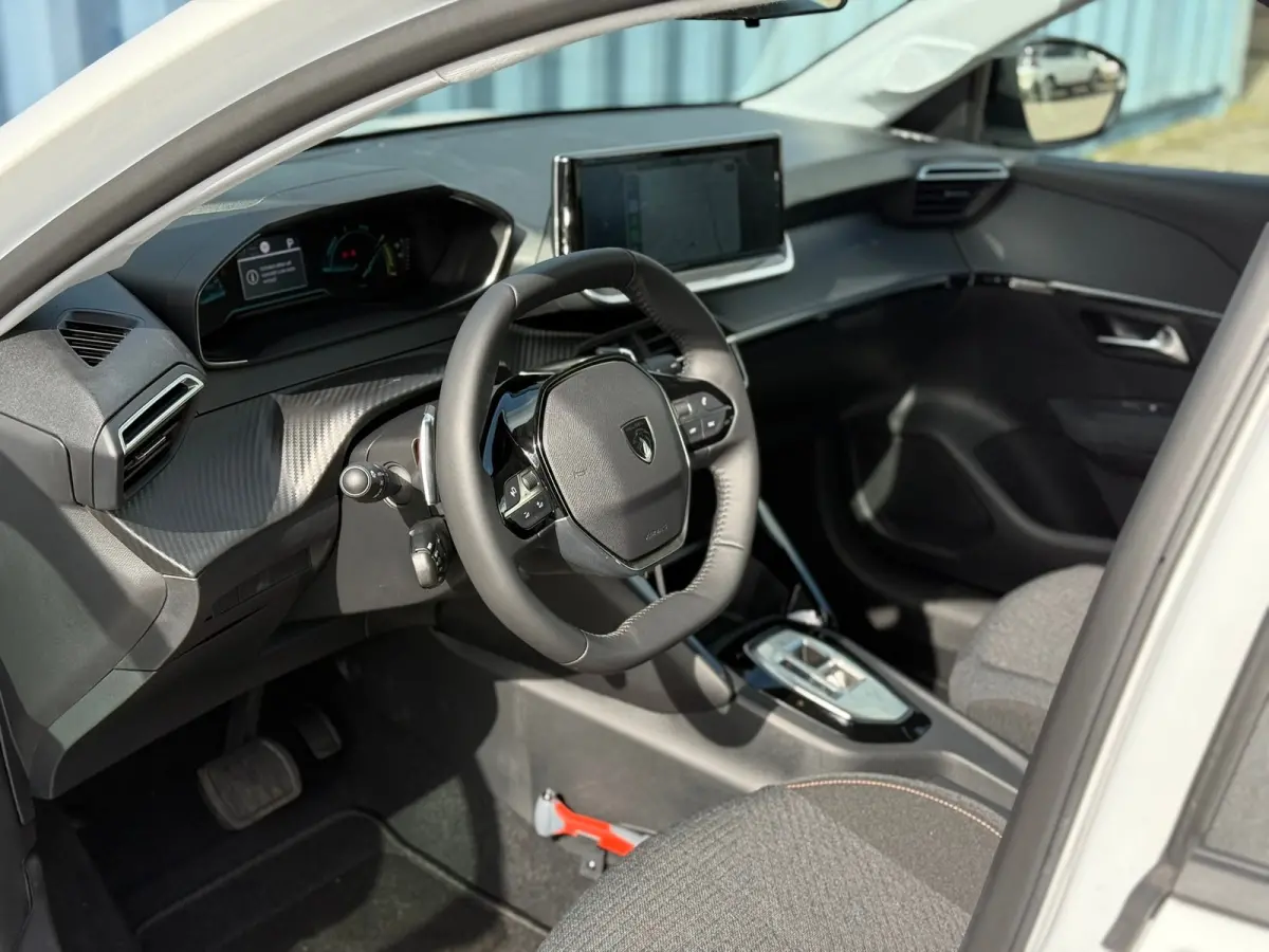 1.2 Hybrid 110 e-DCS6 Rally 8 Jaar garantie | Automaat | Airco | Cruise control | Parkeersensoren achter | Led | Apple carplay & Android auto | Verkeersbord detectie