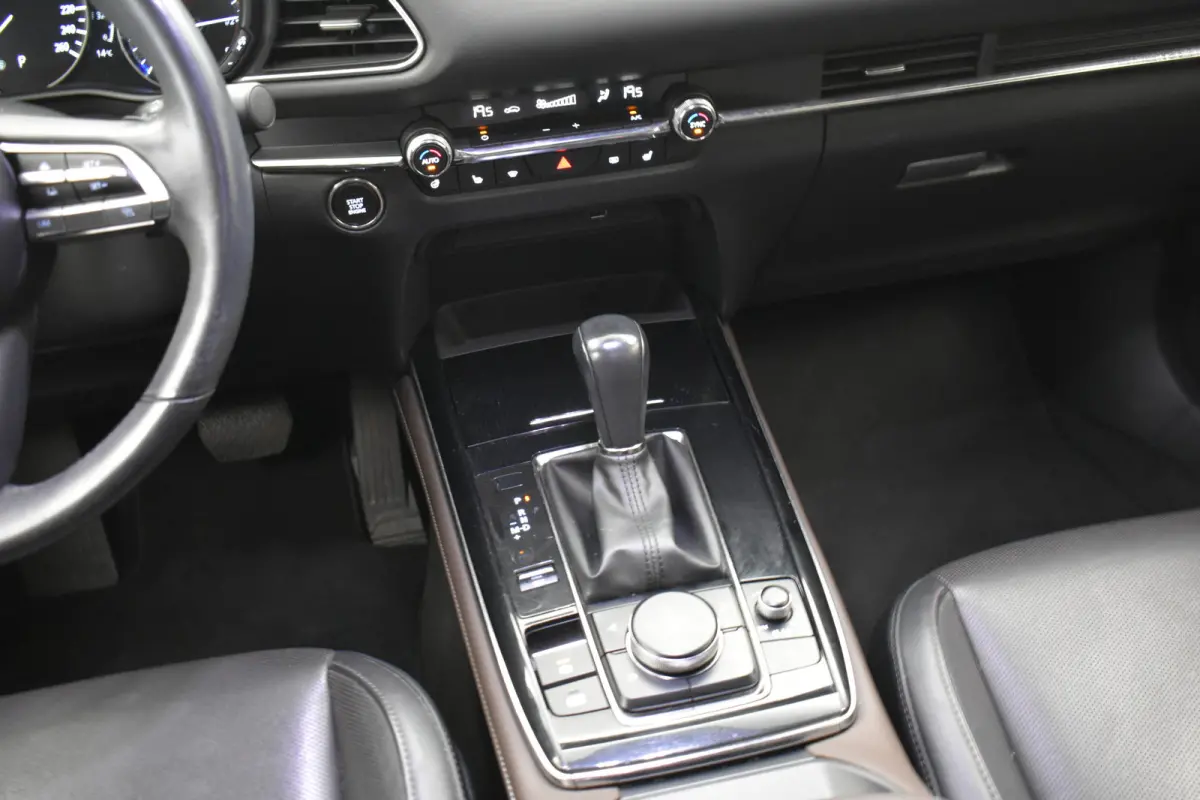 2.0 e-SkyActiv-X M Hybrid Luxury Cam Leer EL aKlep + Stoelen Navi Dhoek Detectie
