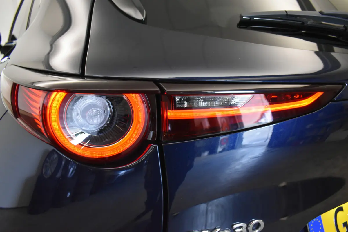 2.0 e-SkyActiv-X M Hybrid Luxury Cam Leer EL aKlep + Stoelen Navi Dhoek Detectie