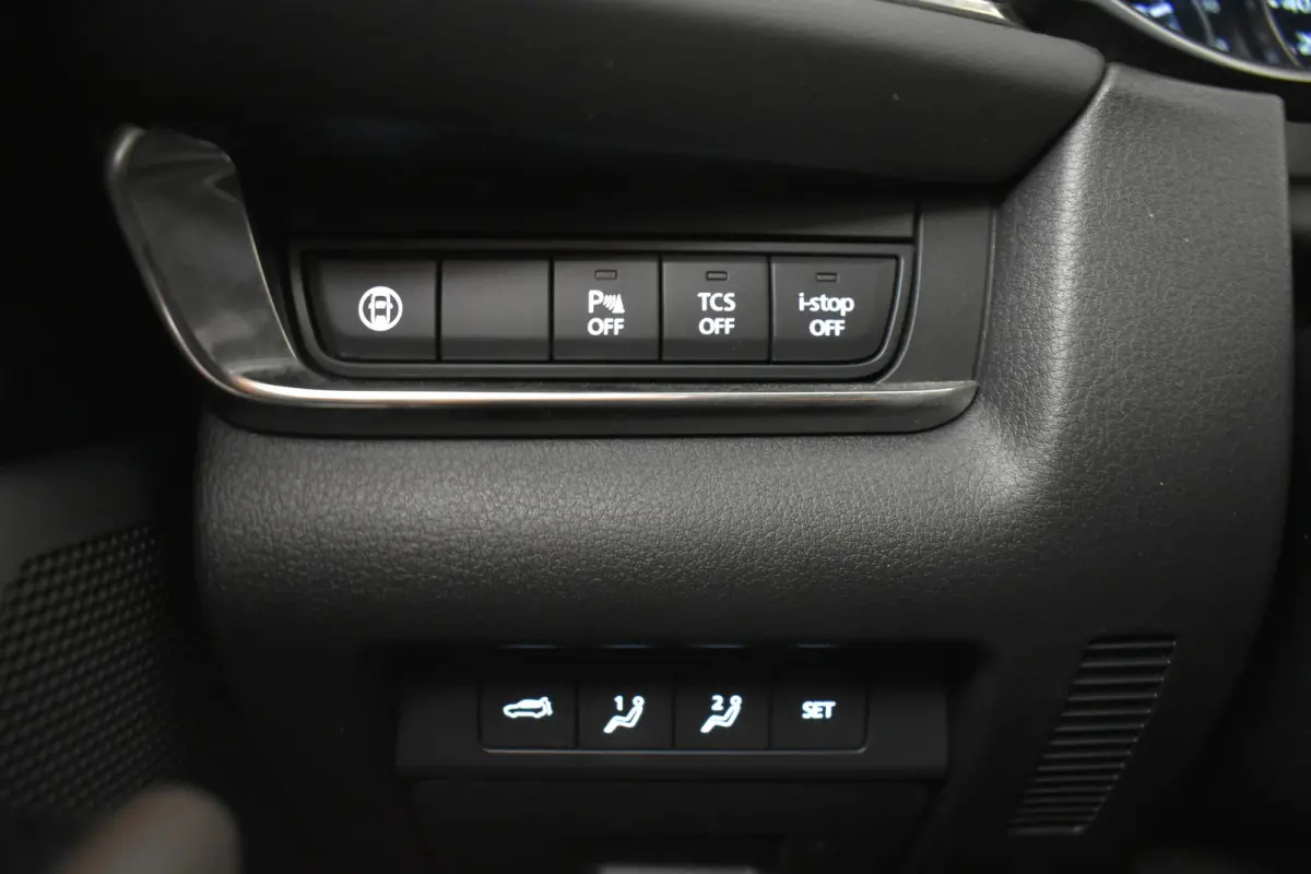 2.0 e-SkyActiv-X M Hybrid Luxury Cam Leer EL aKlep + Stoelen Navi Dhoek Detectie