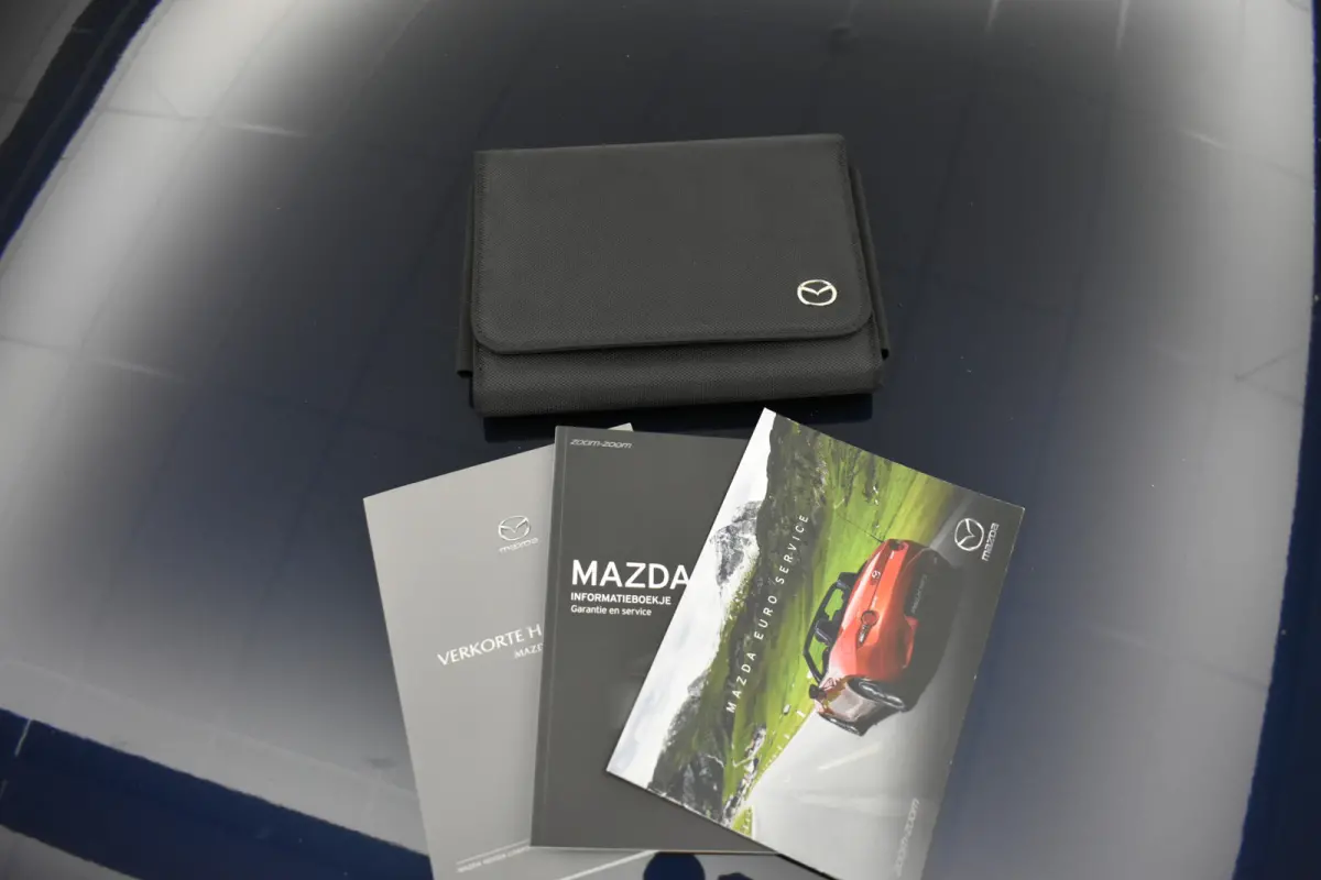 2.0 e-SkyActiv-X M Hybrid Luxury Cam Leer EL aKlep + Stoelen Navi Dhoek Detectie