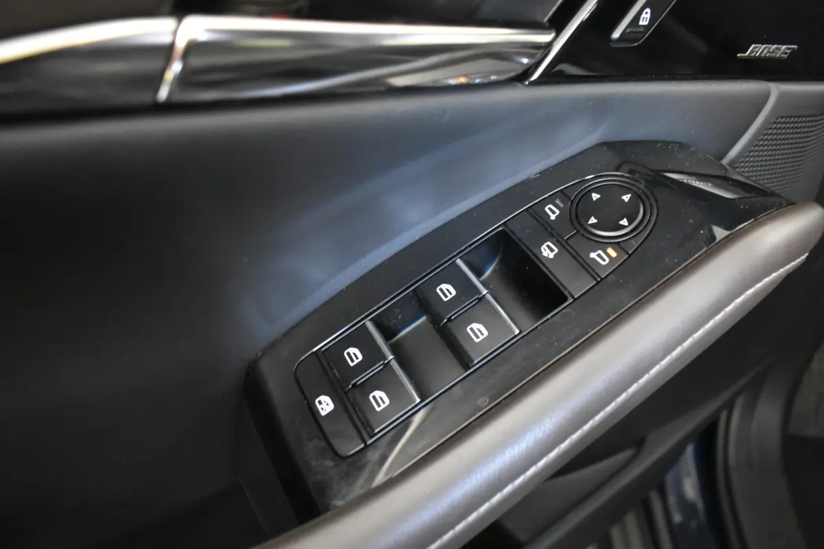 2.0 e-SkyActiv-X M Hybrid Luxury Cam Leer EL aKlep + Stoelen Navi Dhoek Detectie