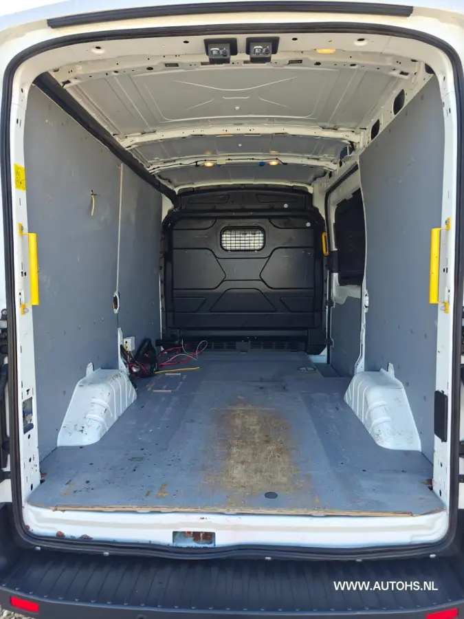 350 2.0 TDCI L2H2 Trend , Apk 9-2027 , 1e Eig , Ex overheid , Euro 6 , Airco, Camera , cruise , in pracht staat.