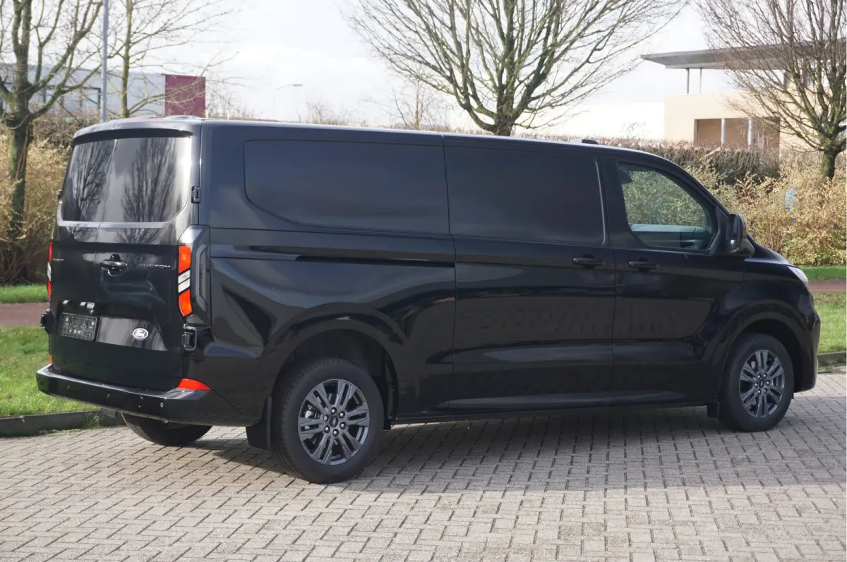 300L 150PK Limited BPM VRIJ!! Navi, Cam, Adap. Cruise, 17" LM, Trekhaak!! NR. A184