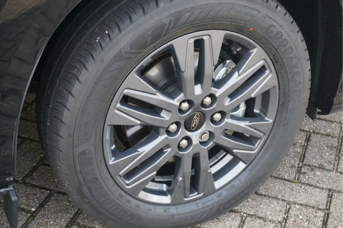 300L 150PK Limited BPM VRIJ!! Navi, Cam, Adap. Cruise, 17" LM, Trekhaak!! NR. A184
