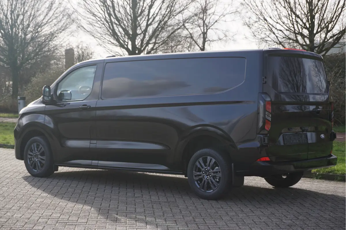 300L 150PK Limited BPM VRIJ!! Navi, Cam, Adap. Cruise, 17" LM, Trekhaak!! NR. A184