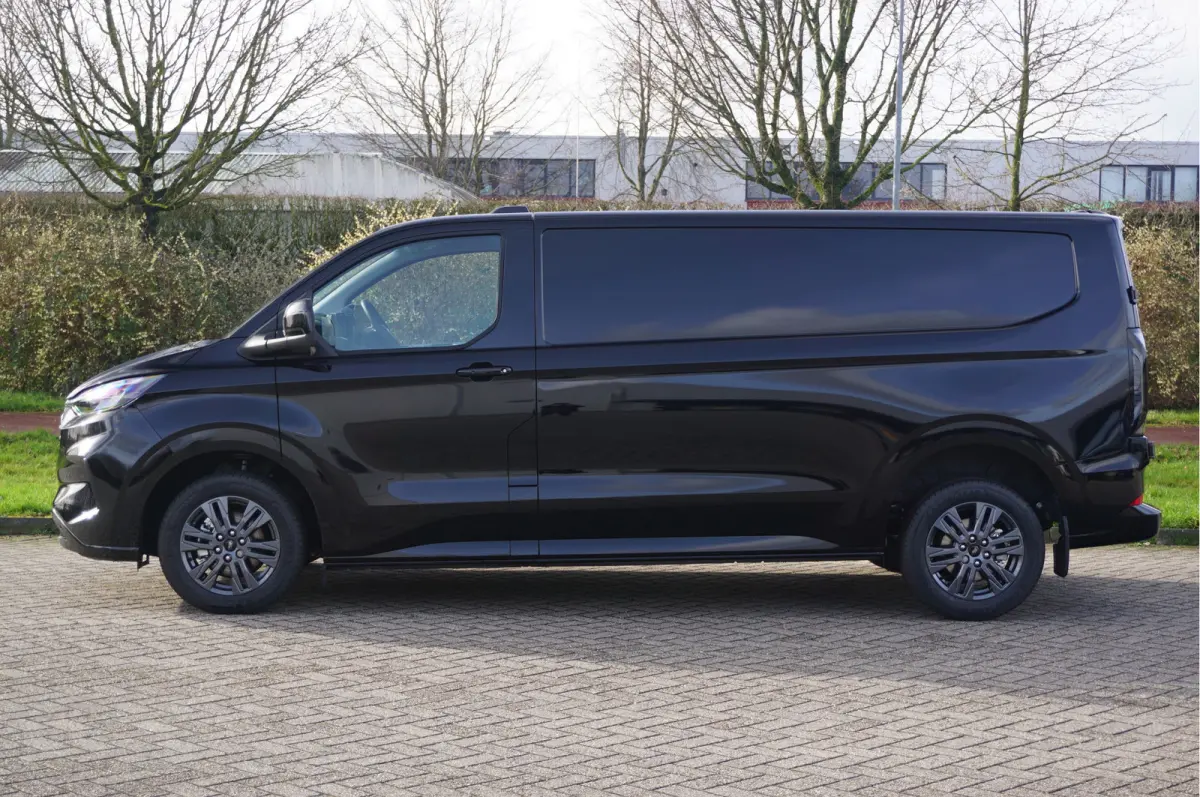 300L 150PK Limited BPM VRIJ!! Navi, Cam, Adap. Cruise, 17" LM, Trekhaak!! NR. A184