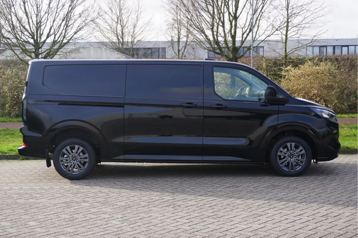 300L 150PK Limited BPM VRIJ!! Navi, Cam, Adap. Cruise, 17" LM, Trekhaak!! NR. A184