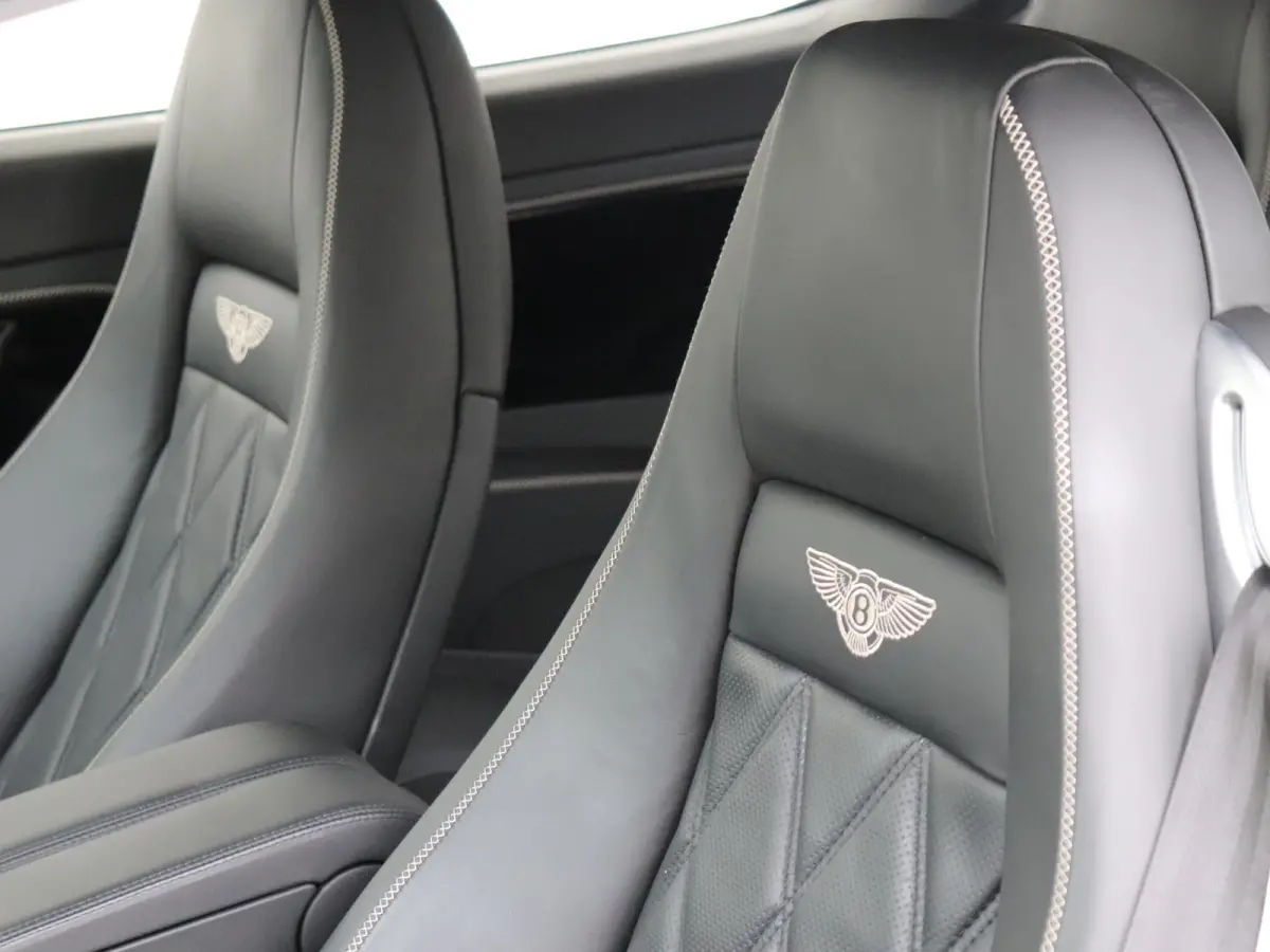 6.0 W12 YOUNGTIMER LEDEREN BEKLEDING / DASHBOARD / HEMEL 20 INCH VELGEN LUCHTVERING MASSAGESTOELEN KEYLESS