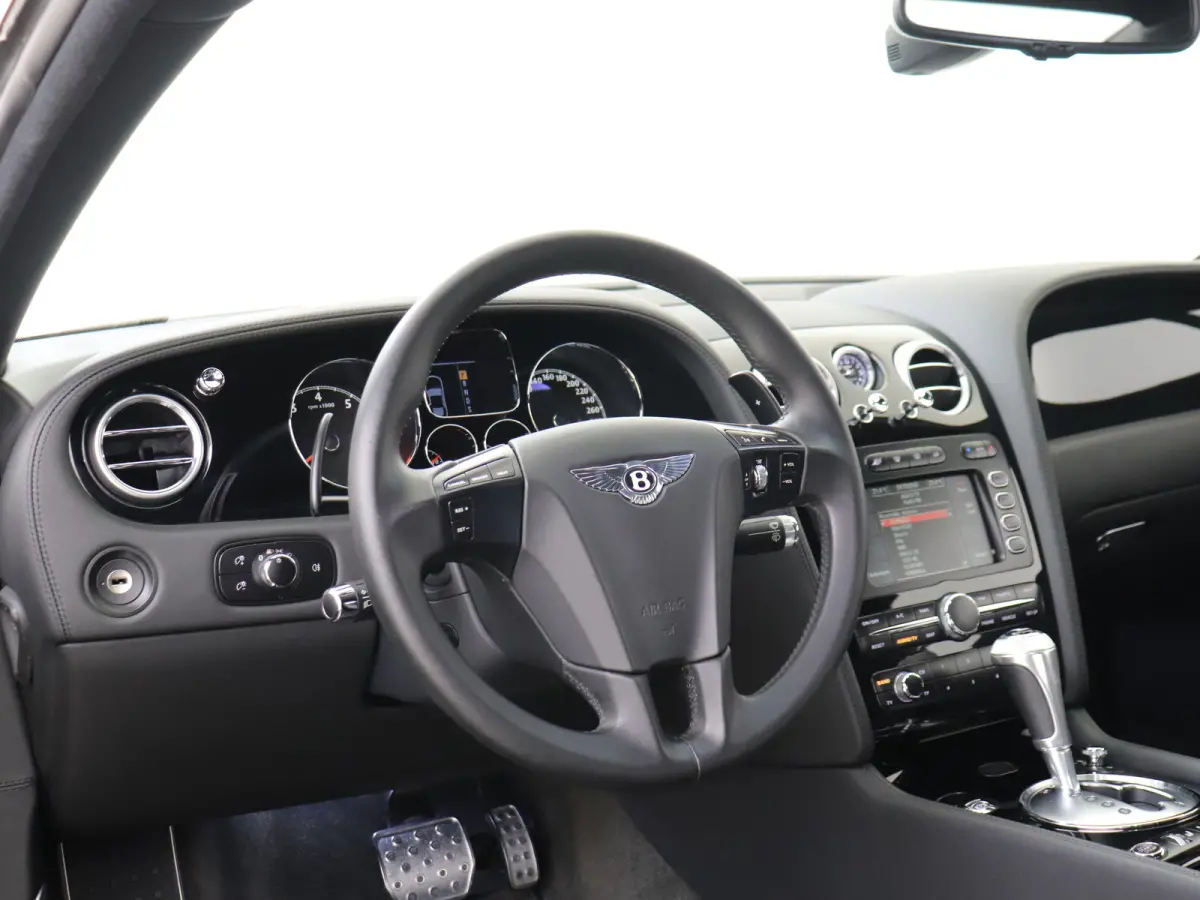 6.0 W12 YOUNGTIMER LEDEREN BEKLEDING / DASHBOARD / HEMEL 20 INCH VELGEN LUCHTVERING MASSAGESTOELEN KEYLESS