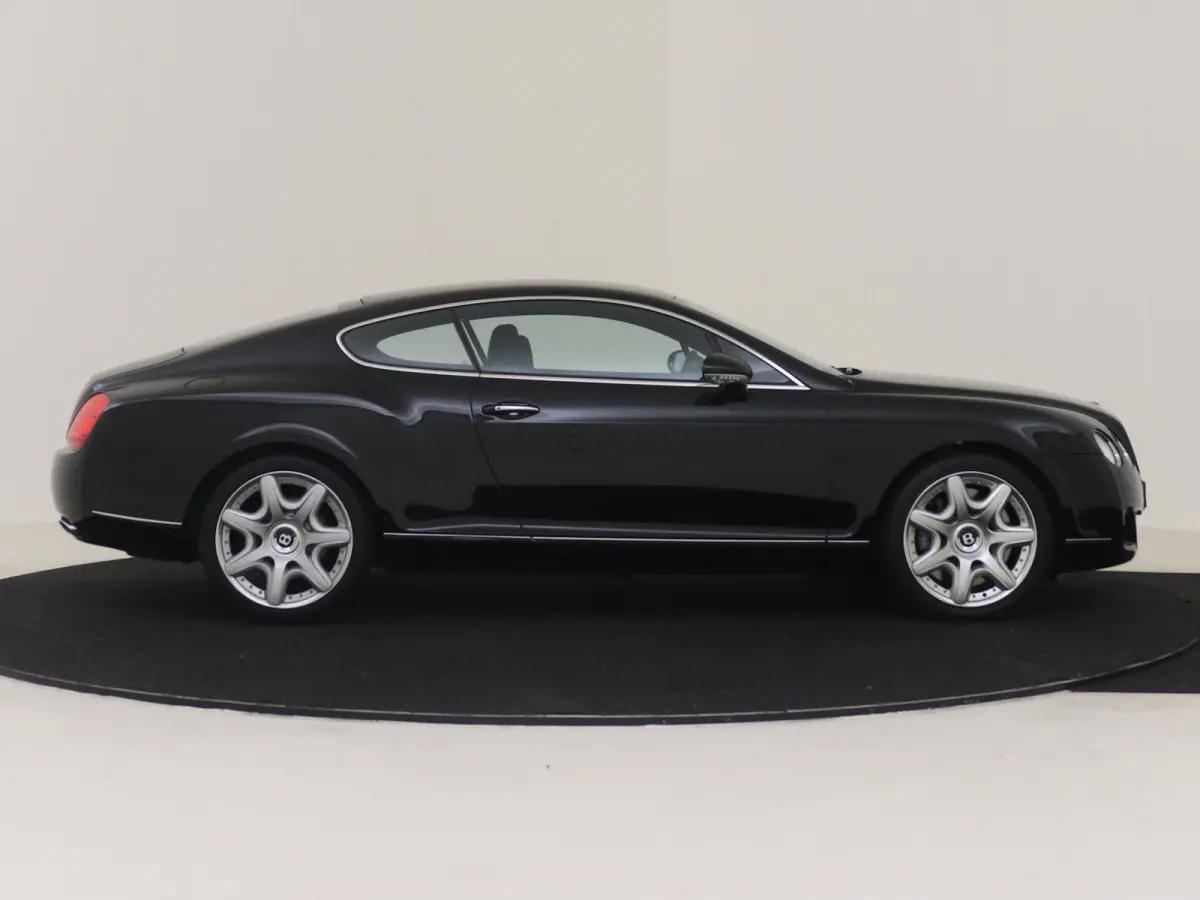6.0 W12 YOUNGTIMER LEDEREN BEKLEDING / DASHBOARD / HEMEL 20 INCH VELGEN LUCHTVERING MASSAGESTOELEN KEYLESS