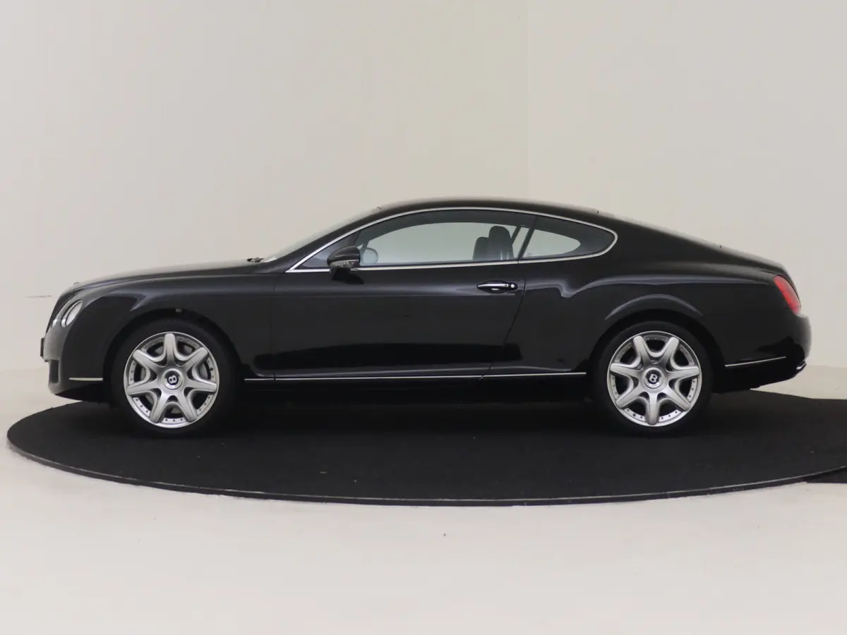 6.0 W12 YOUNGTIMER LEDEREN BEKLEDING / DASHBOARD / HEMEL 20 INCH VELGEN LUCHTVERING MASSAGESTOELEN KEYLESS