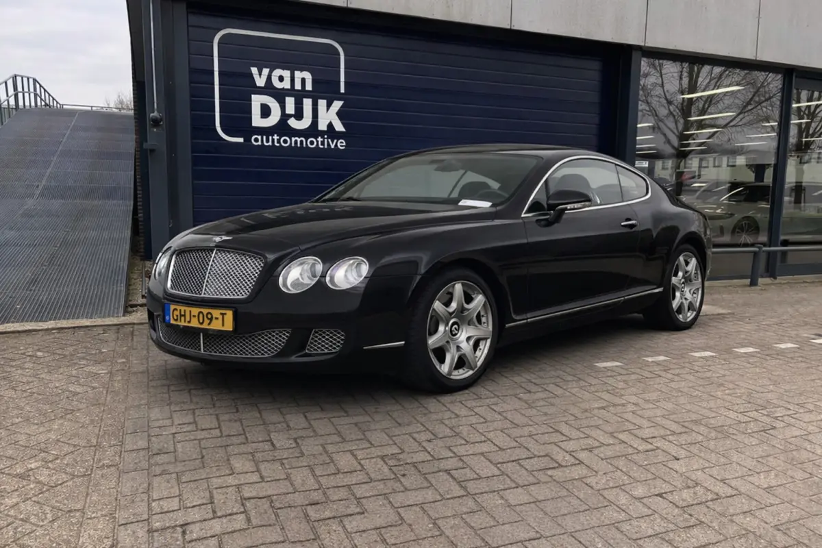 6.0 W12 YOUNGTIMER LEDEREN BEKLEDING / DASHBOARD / HEMEL 20 INCH VELGEN LUCHTVERING MASSAGESTOELEN KEYLESS