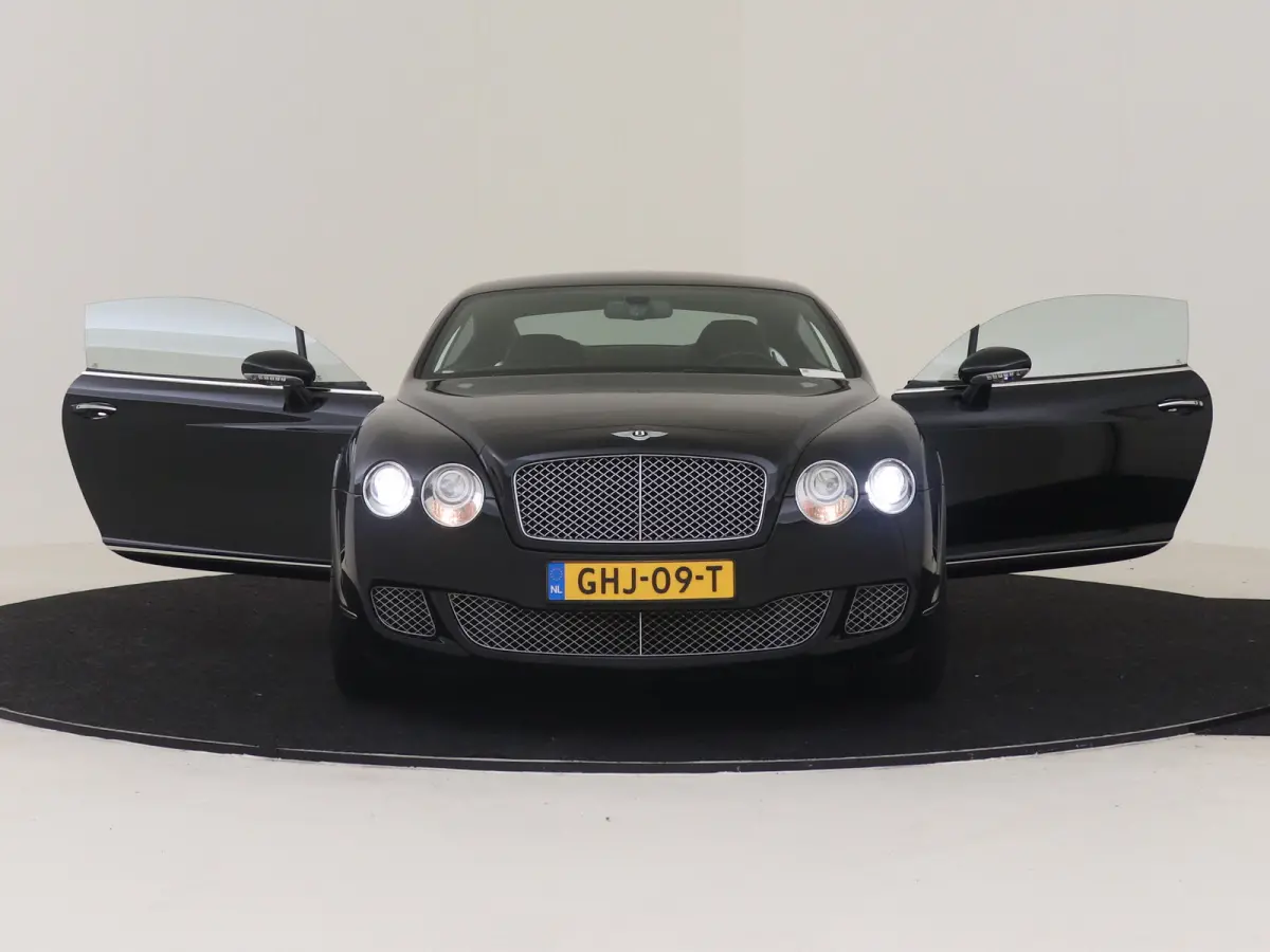6.0 W12 YOUNGTIMER LEDEREN BEKLEDING / DASHBOARD / HEMEL 20 INCH VELGEN LUCHTVERING MASSAGESTOELEN KEYLESS