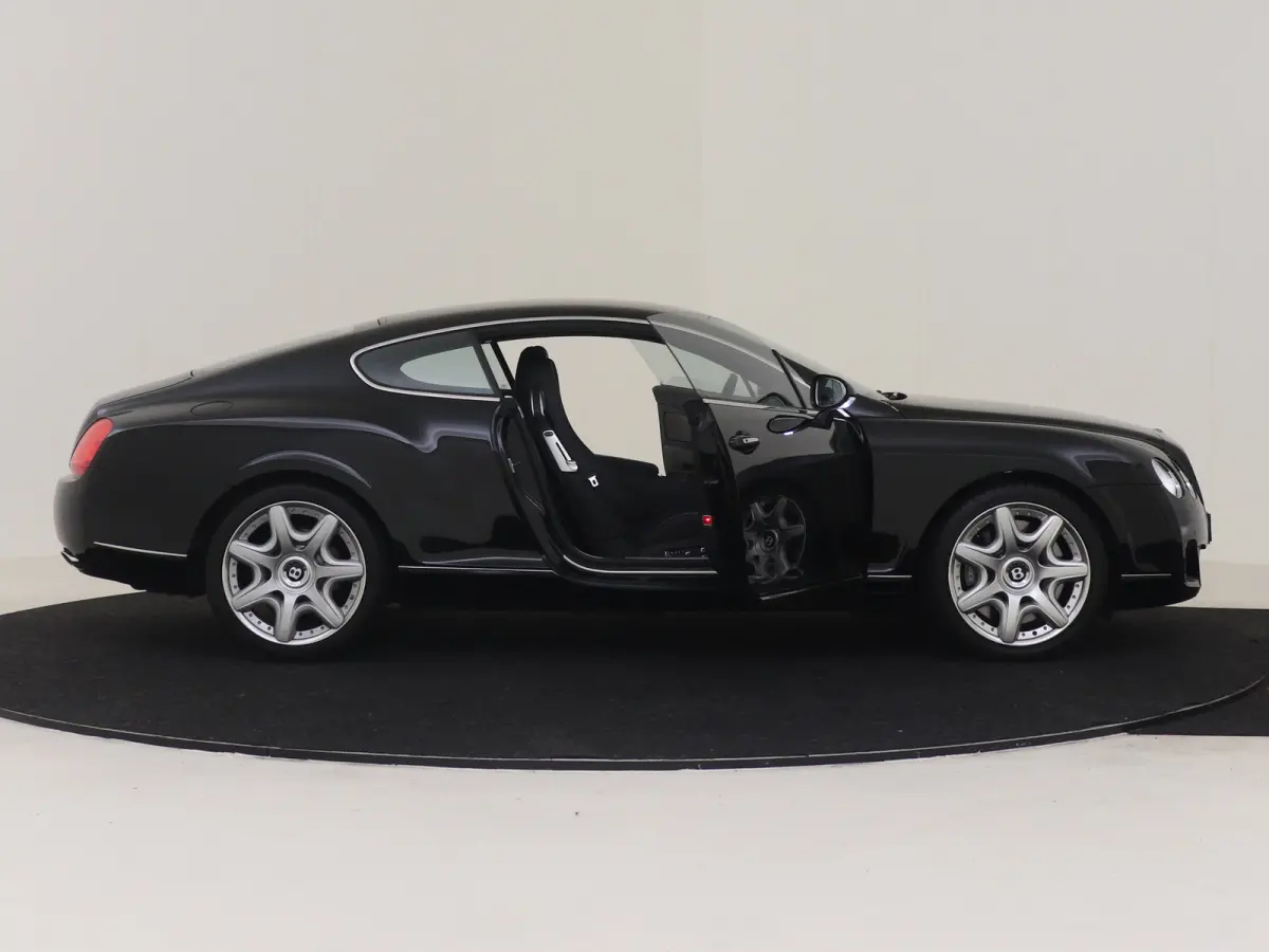 6.0 W12 YOUNGTIMER LEDEREN BEKLEDING / DASHBOARD / HEMEL 20 INCH VELGEN LUCHTVERING MASSAGESTOELEN KEYLESS