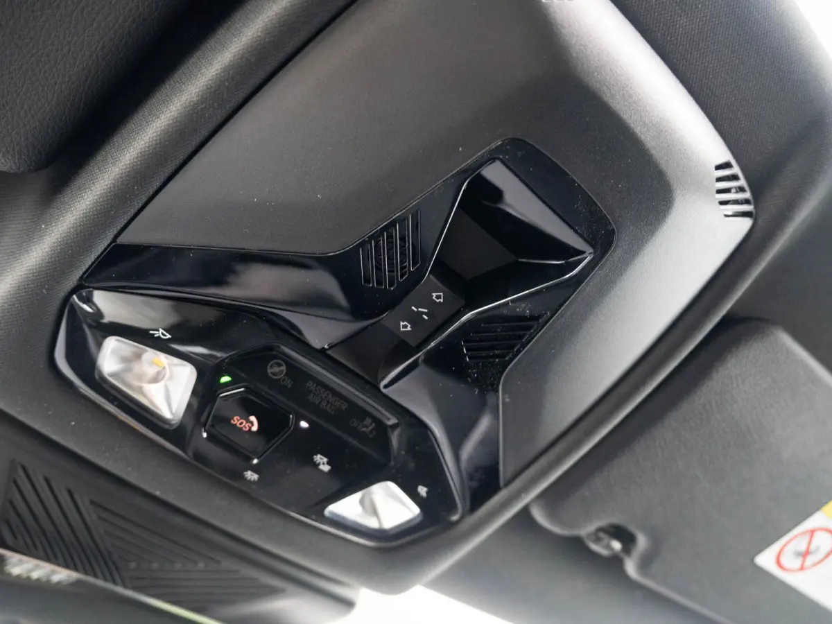 220 | M Sportpakket Pro | Premium Pack | Harman-Kardon | Verwarmd Stuurwiel | Comfort Access | Achteruitrijcamera | Panoramadak | Stoelverwarming |