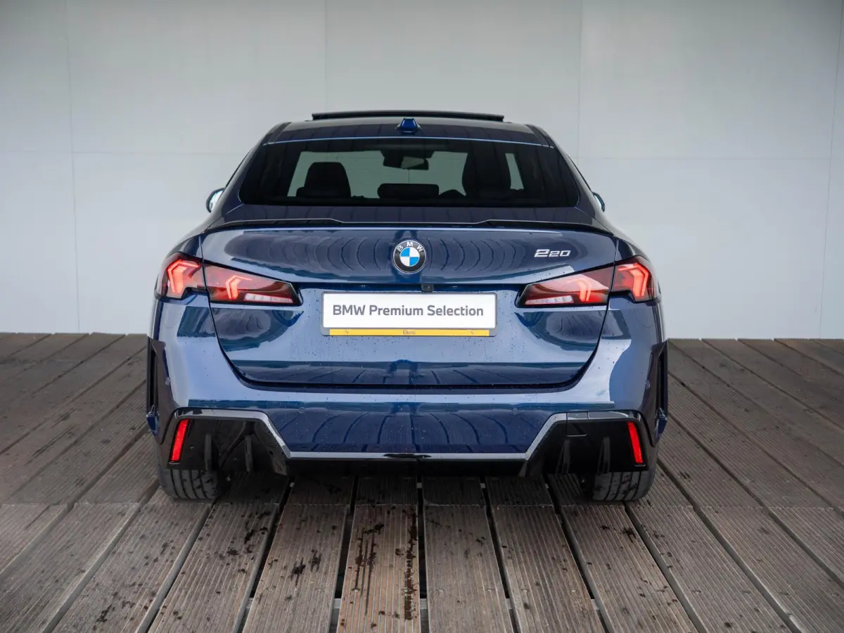 220 | M Sportpakket Pro | Premium Pack | Harman-Kardon | Verwarmd Stuurwiel | Comfort Access | Achteruitrijcamera | Panoramadak | Stoelverwarming |