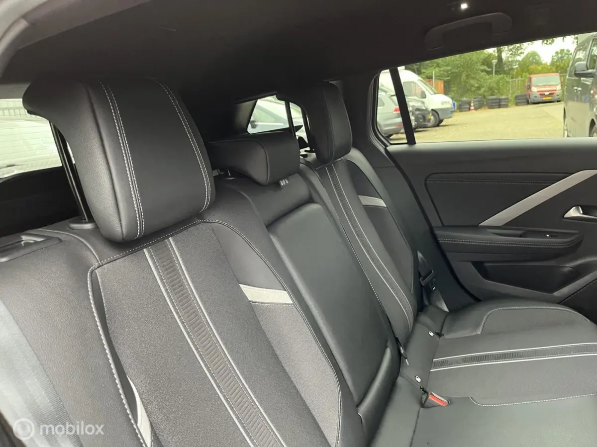 1.2 Turbo Hybrid GS 136 PK AGR/NAV