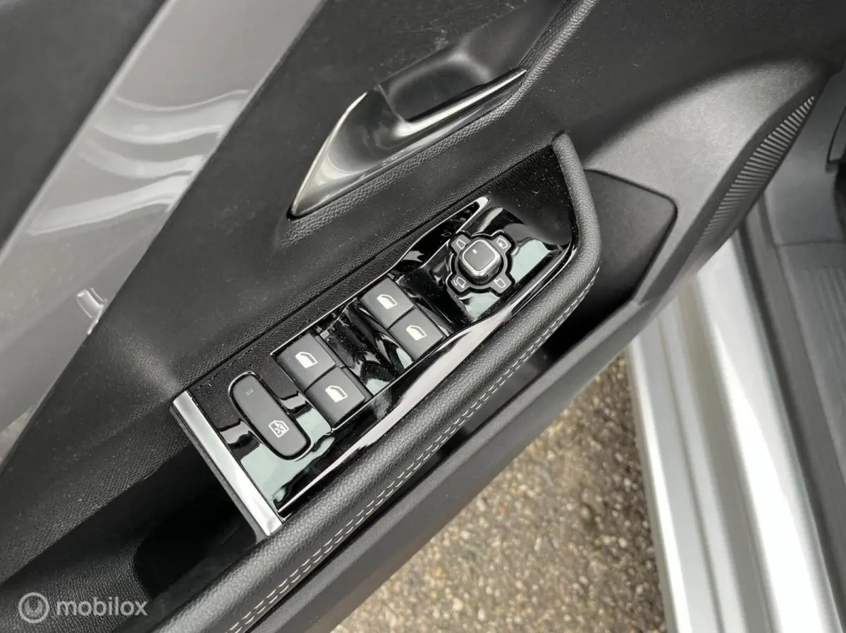 1.2 Turbo Hybrid GS 136 PK AGR/NAV