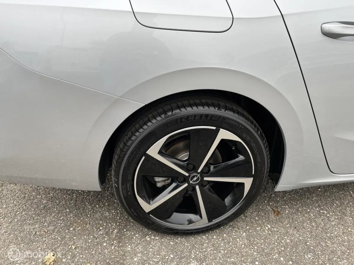 1.2 Turbo Hybrid GS 136 PK AGR/NAV