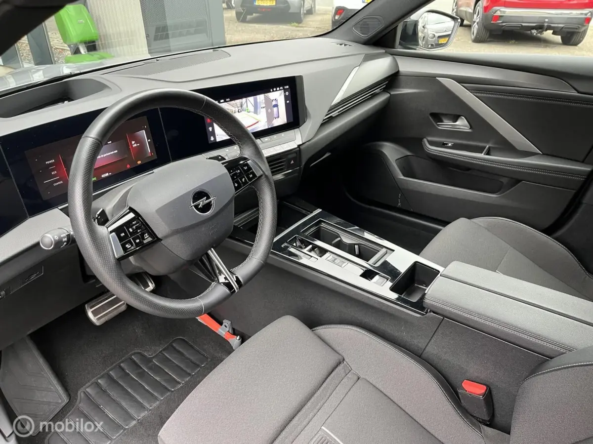 1.2 Turbo Hybrid GS 136 PK AGR/NAV
