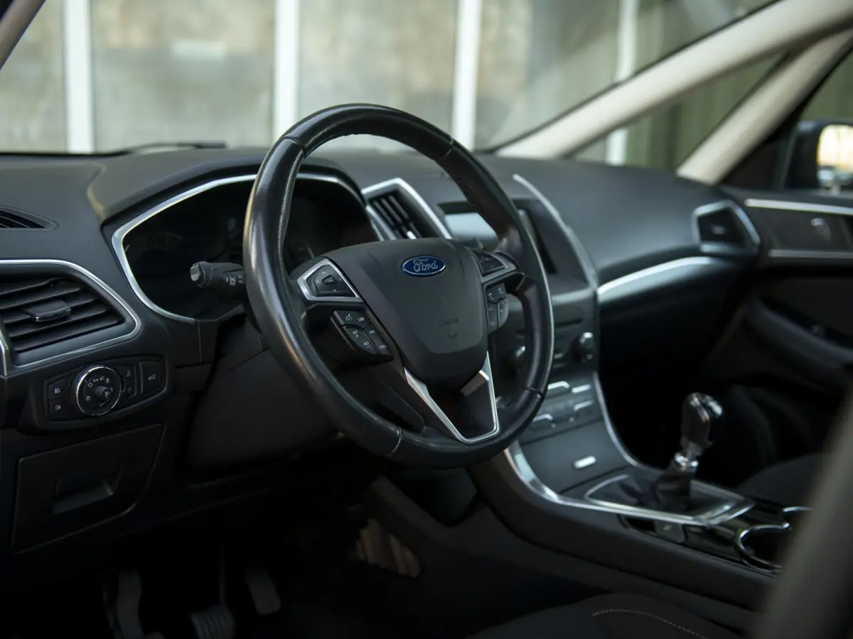 1.5 160pk Titanium 7p. | Gereviseerde motor | Pano | Navi & Apple Carplay/Android Auto | Elektr. achterklep | Keyless | Voorruitverwarming | Parkeer pakket | Lane Assist | Verkeersbord Assis