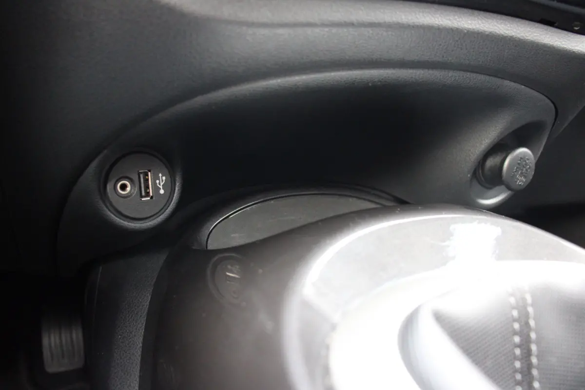 1.2 N-CONNECTA | NL-AUTO! | 1E EIGENAAR! | LEDER/ALCANTARA | CAMERA | NAVI | CRUISE | CLIMA | PARK SENS V+A | PRACHTIGE STAAT!