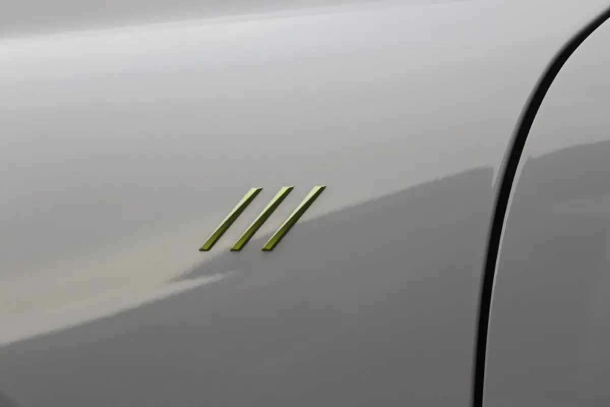 PSE 1.6 HYbrid 360PK AWD | PANORAMISCH SCHUIF/KANTELDAK | FOCAL® PREMIUM AUDIOSYSTEEM MET 10 SPEAKERS | MATRIX KOPLAMPEN | SFEERVERLICHTING | 360 HD PARKEERCAMERA'S | VERWARMDE VOORRUITRAND