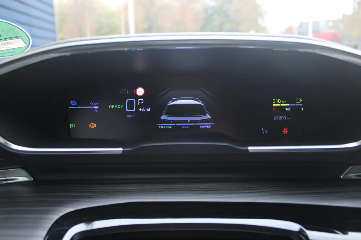 PSE 1.6 HYbrid 360PK AWD | PANORAMISCH SCHUIF/KANTELDAK | FOCAL® PREMIUM AUDIOSYSTEEM MET 10 SPEAKERS | MATRIX KOPLAMPEN | SFEERVERLICHTING | 360 HD PARKEERCAMERA'S | VERWARMDE VOORRUITRAND