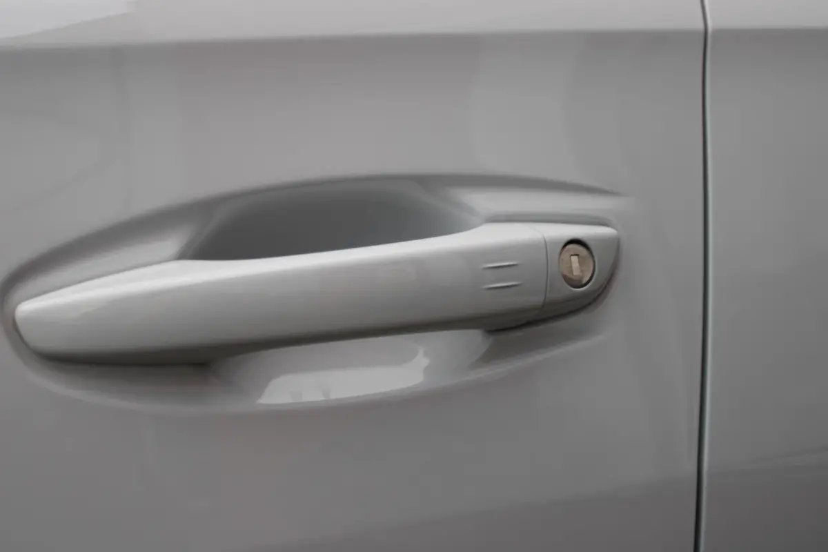 PSE 1.6 HYbrid 360PK AWD | PANORAMISCH SCHUIF/KANTELDAK | FOCAL® PREMIUM AUDIOSYSTEEM MET 10 SPEAKERS | MATRIX KOPLAMPEN | SFEERVERLICHTING | 360 HD PARKEERCAMERA'S | VERWARMDE VOORRUITRAND