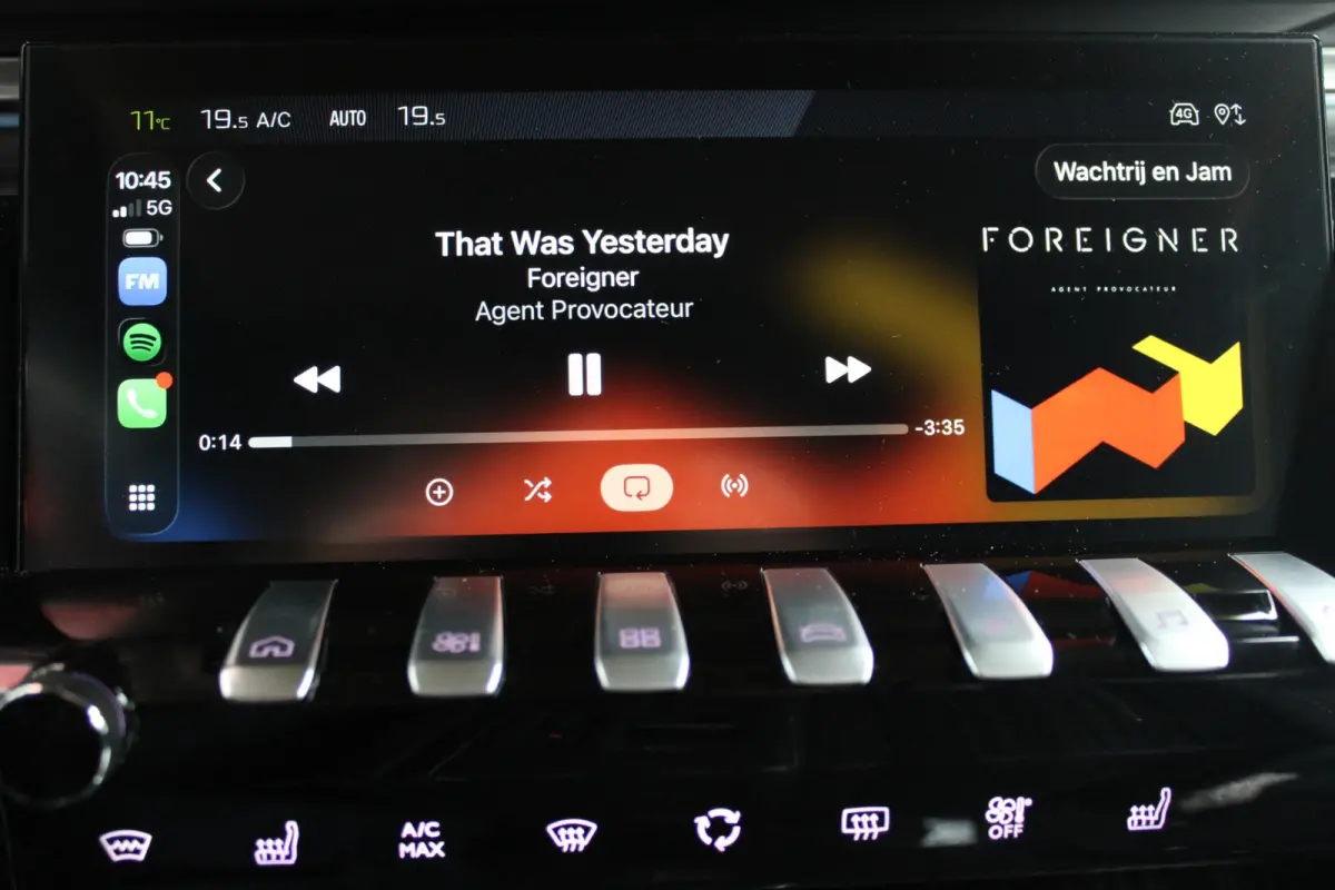 PSE 1.6 HYbrid 360PK AWD | PANORAMISCH SCHUIF/KANTELDAK | FOCAL® PREMIUM AUDIOSYSTEEM MET 10 SPEAKERS | MATRIX KOPLAMPEN | SFEERVERLICHTING | 360 HD PARKEERCAMERA'S | VERWARMDE VOORRUITRAND