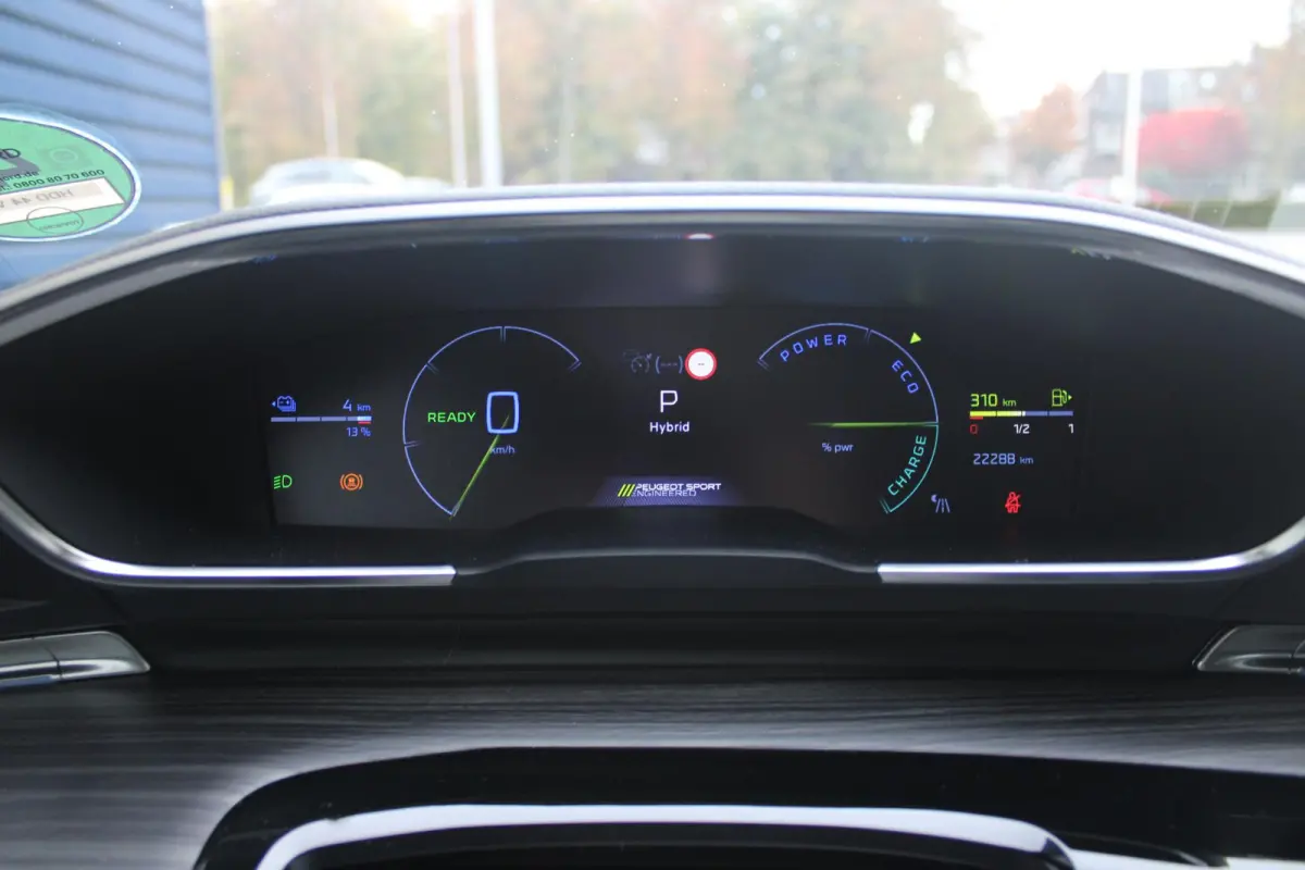 PSE 1.6 HYbrid 360PK AWD | PANORAMISCH SCHUIF/KANTELDAK | FOCAL® PREMIUM AUDIOSYSTEEM MET 10 SPEAKERS | MATRIX KOPLAMPEN | SFEERVERLICHTING | 360 HD PARKEERCAMERA'S | VERWARMDE VOORRUITRAND