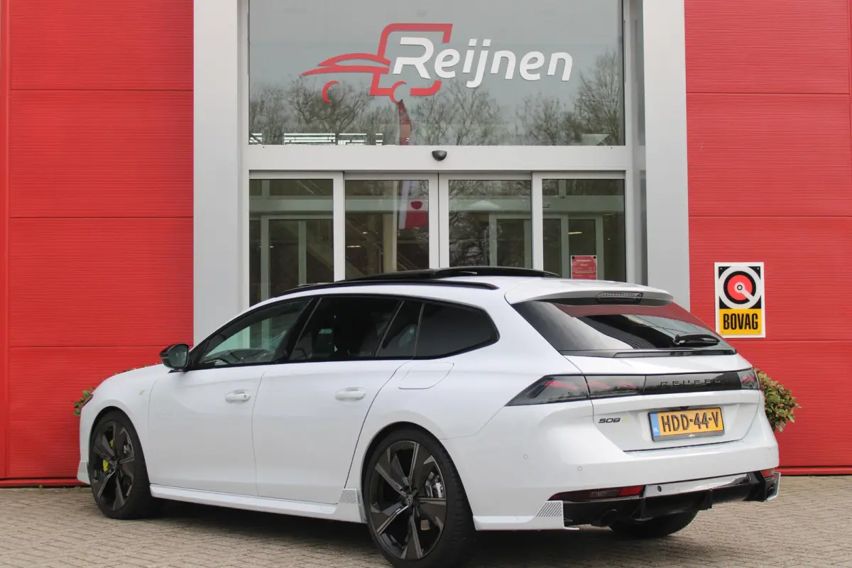 PSE 1.6 HYbrid 360PK AWD | PANORAMISCH SCHUIF/KANTELDAK | FOCAL® PREMIUM AUDIOSYSTEEM MET 10 SPEAKERS | MATRIX KOPLAMPEN | SFEERVERLICHTING | 360 HD PARKEERCAMERA'S | VERWARMDE VOORRUITRAND