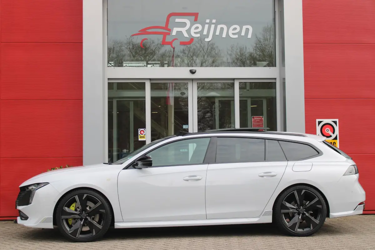 PSE 1.6 HYbrid 360PK AWD | PANORAMISCH SCHUIF/KANTELDAK | FOCAL® PREMIUM AUDIOSYSTEEM MET 10 SPEAKERS | MATRIX KOPLAMPEN | SFEERVERLICHTING | 360 HD PARKEERCAMERA'S | VERWARMDE VOORRUITRAND