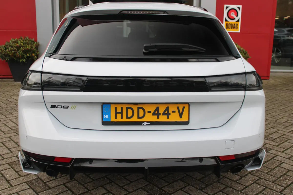 PSE 1.6 HYbrid 360PK AWD | PANORAMISCH SCHUIF/KANTELDAK | FOCAL® PREMIUM AUDIOSYSTEEM MET 10 SPEAKERS | MATRIX KOPLAMPEN | SFEERVERLICHTING | 360 HD PARKEERCAMERA'S | VERWARMDE VOORRUITRAND