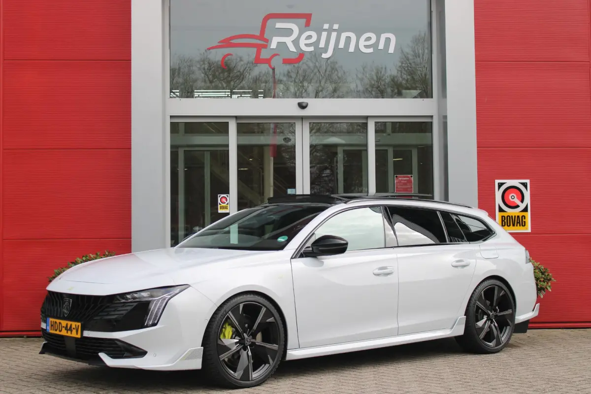 PSE 1.6 HYbrid 360PK AWD | PANORAMISCH SCHUIF/KANTELDAK | FOCAL® PREMIUM AUDIOSYSTEEM MET 10 SPEAKERS | MATRIX KOPLAMPEN | SFEERVERLICHTING | 360 HD PARKEERCAMERA'S | VERWARMDE VOORRUITRAND