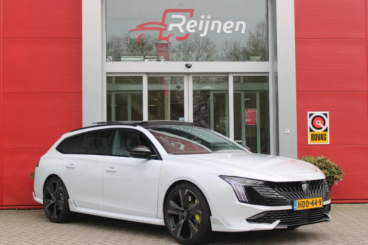 PSE 1.6 HYbrid 360PK AWD | PANORAMISCH SCHUIF/KANTELDAK | FOCAL® PREMIUM AUDIOSYSTEEM MET 10 SPEAKERS | MATRIX KOPLAMPEN | SFEERVERLICHTING | 360 HD PARKEERCAMERA'S | VERWARMDE VOORRUITRAND