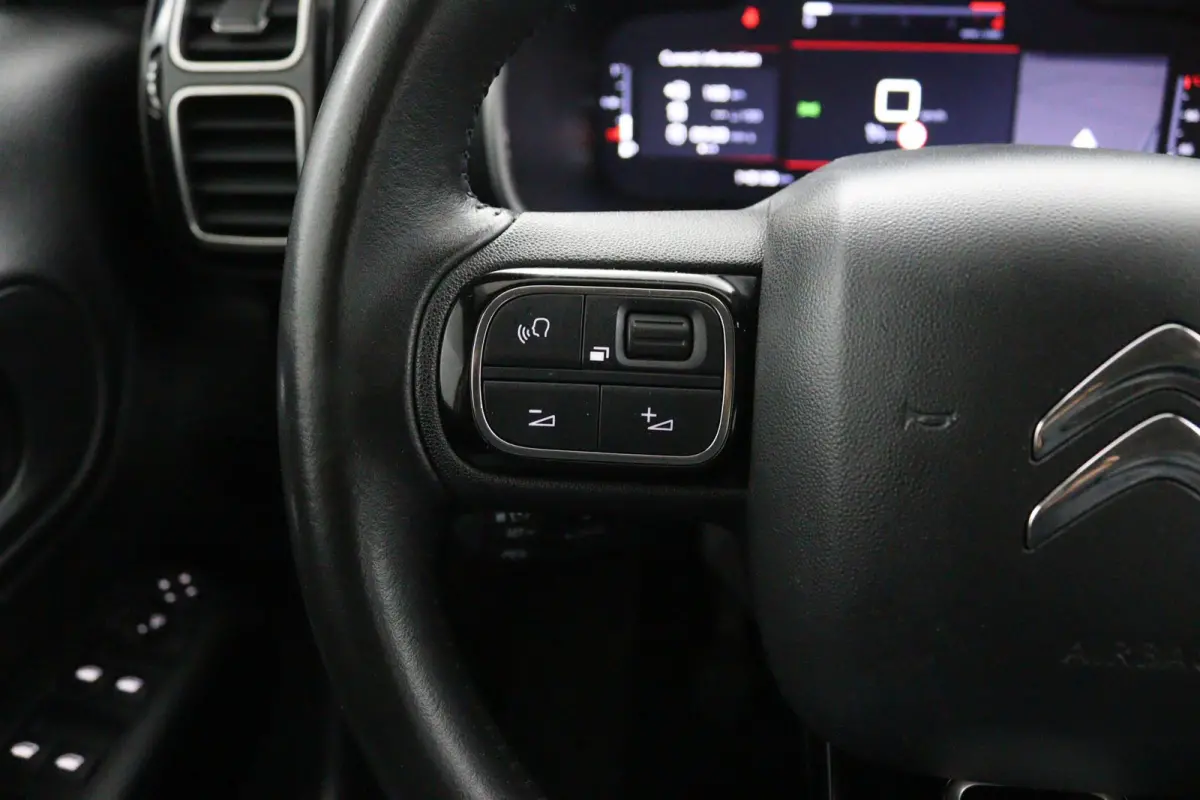 1.2 Business*130PK*ECC*CAM*NAVI*ACC*CARPLAY*