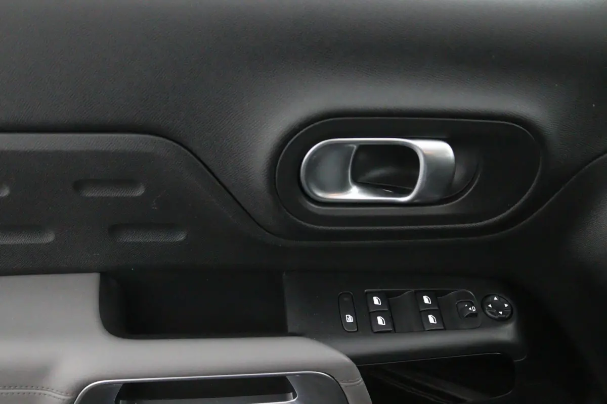 1.2 Business*130PK*ECC*CAM*NAVI*ACC*CARPLAY*