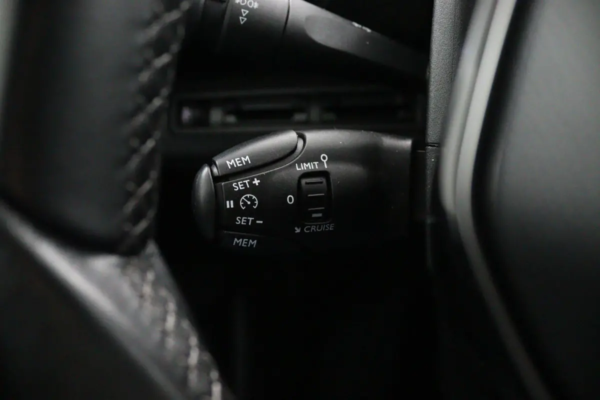 1.2 Allure*130PK*ECC*CRUISE*NAVI*CARPLAY*
