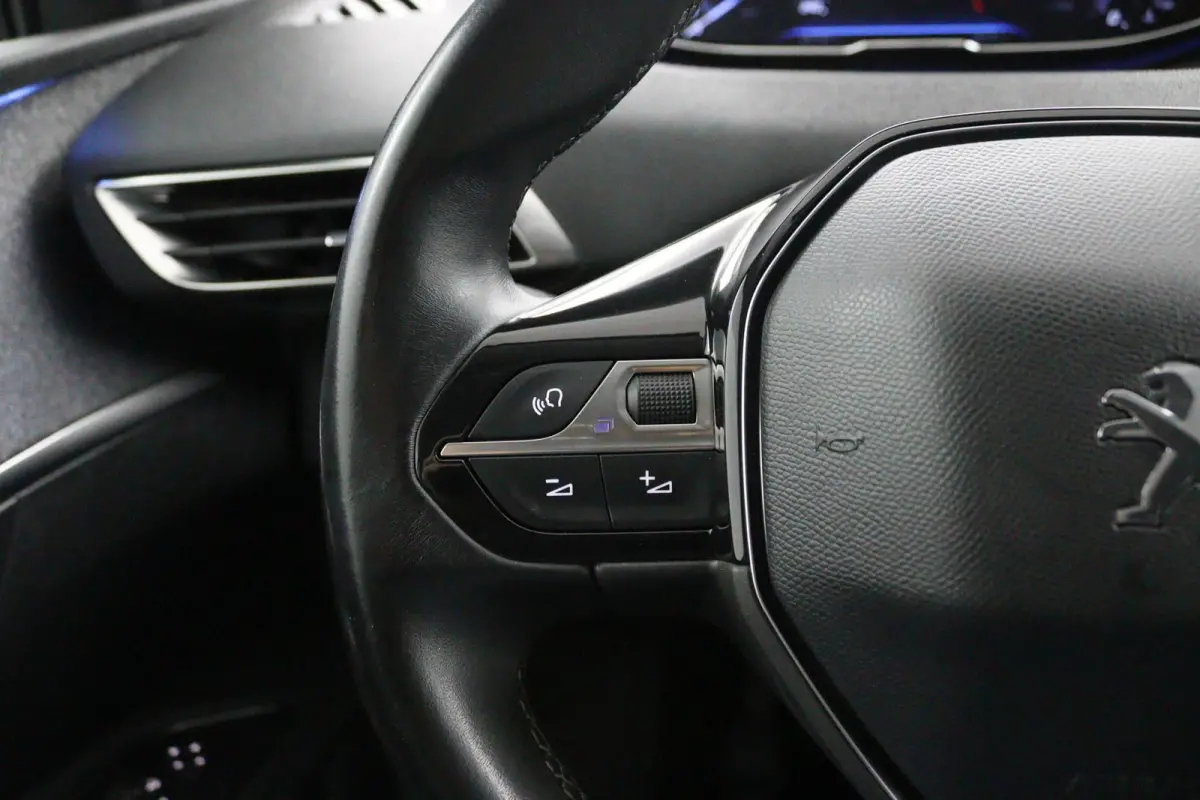 1.2 Allure*130PK*ECC*CRUISE*NAVI*CARPLAY*