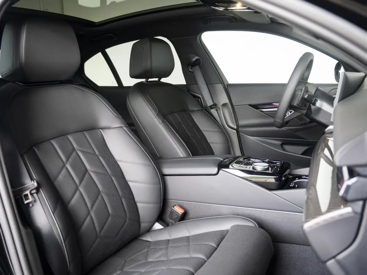 520i | M Sportpakket | Innovation Pack | Verwarmd Stuurwiel | Comfort Access | Panoramadak | Stoelverwarming | Harman-Kardon | Trekhaak