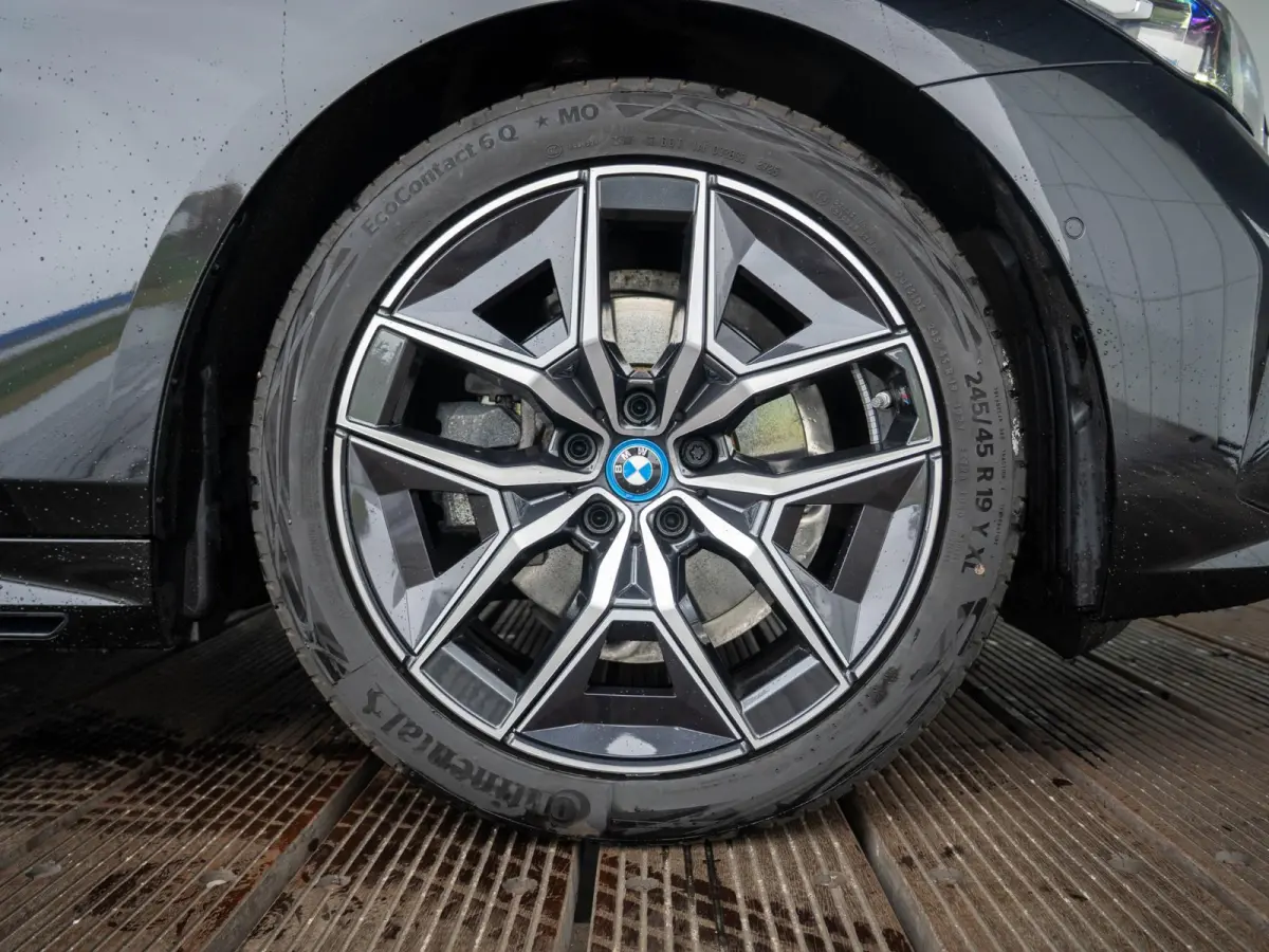 520i | M Sportpakket | Innovation Pack | Verwarmd Stuurwiel | Comfort Access | Panoramadak | Stoelverwarming | Harman-Kardon | Trekhaak