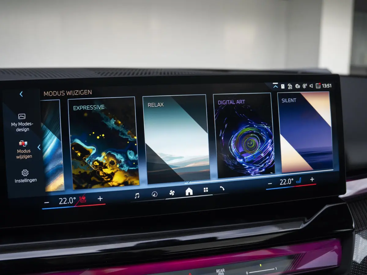 520i | M Sportpakket | Innovation Pack | Verwarmd Stuurwiel | Comfort Access | Panoramadak | Stoelverwarming | Harman-Kardon | Trekhaak