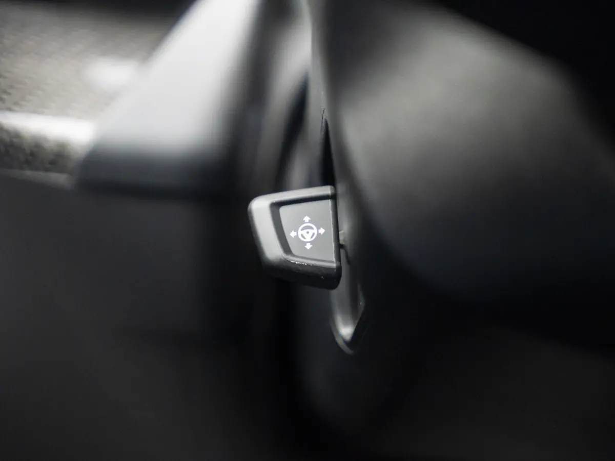 520i | M Sportpakket | Innovation Pack | Verwarmd Stuurwiel | Comfort Access | Panoramadak | Stoelverwarming | Harman-Kardon | Trekhaak
