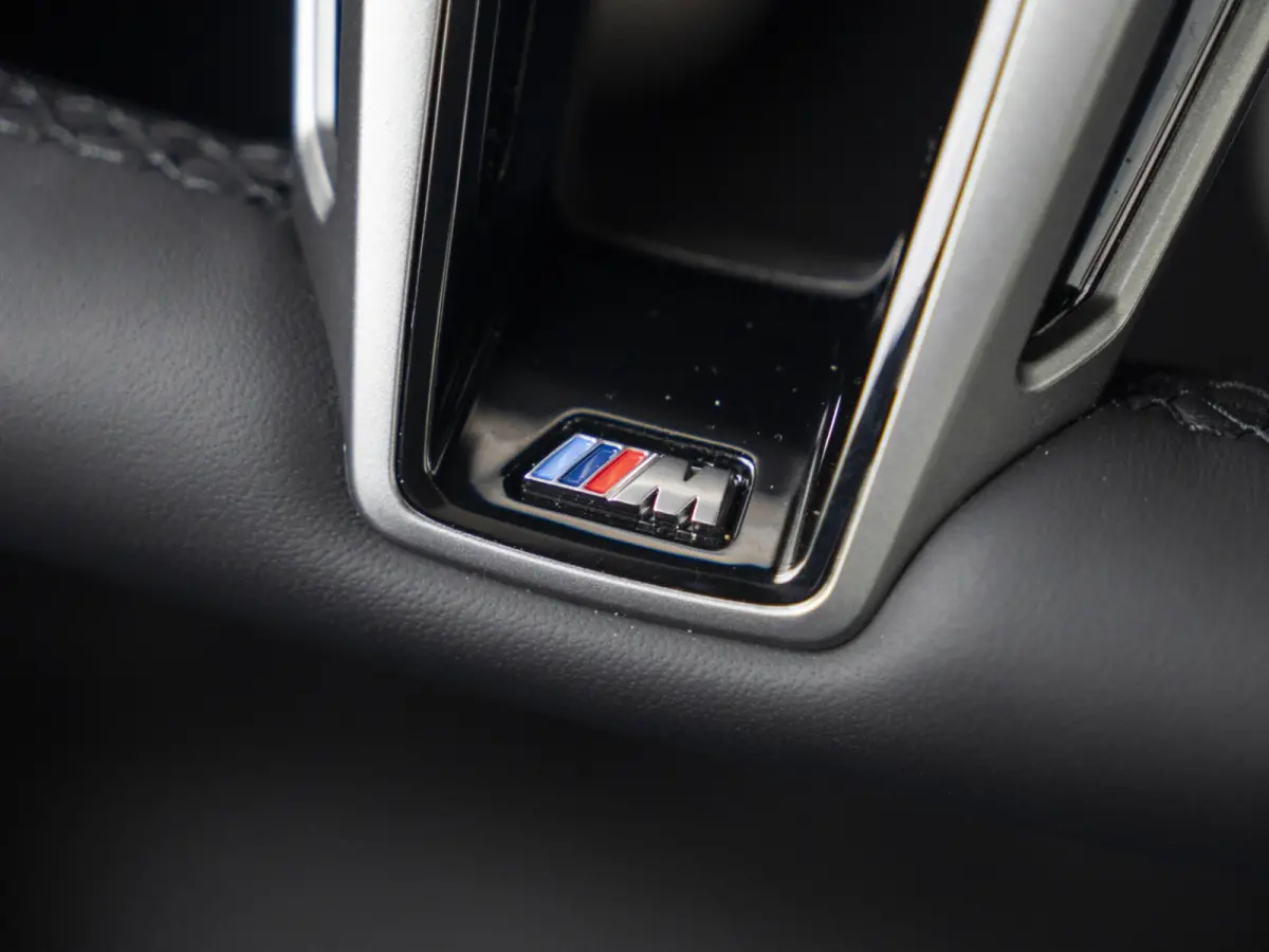 520i | M Sportpakket | Innovation Pack | Verwarmd Stuurwiel | Comfort Access | Panoramadak | Stoelverwarming | Harman-Kardon | Trekhaak