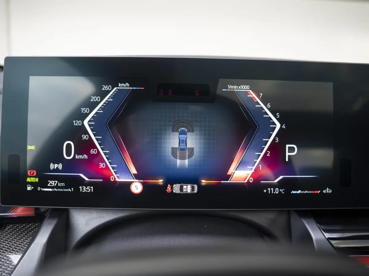 520i | M Sportpakket | Innovation Pack | Verwarmd Stuurwiel | Comfort Access | Panoramadak | Stoelverwarming | Harman-Kardon | Trekhaak